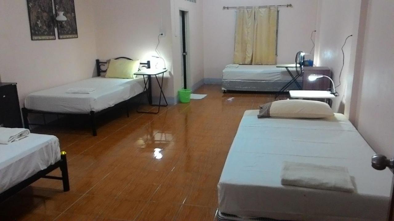 D'S Corner & Guesthouse Phuket Rum bild