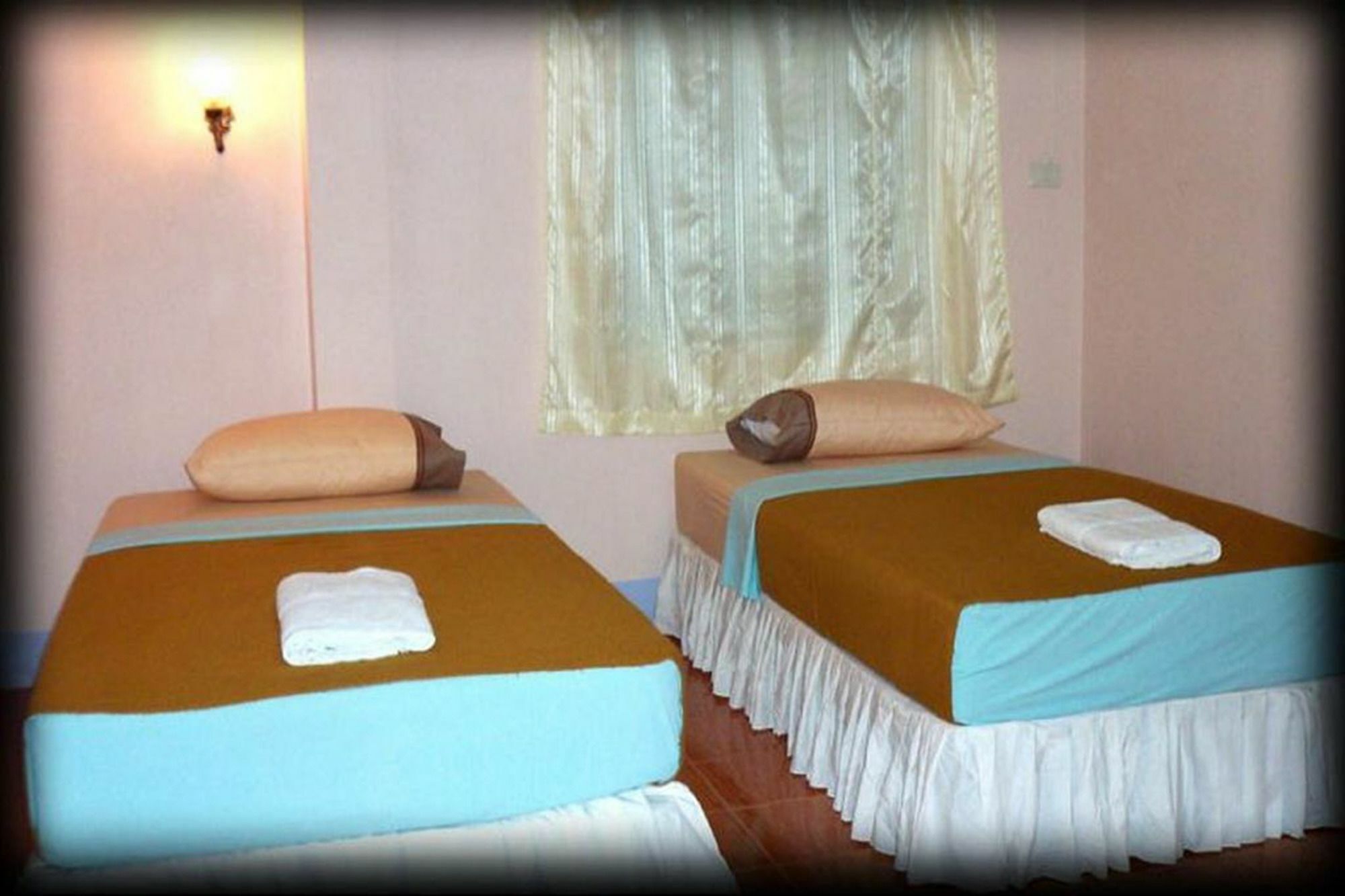 D'S Corner & Guesthouse Phuket Exteriör bild