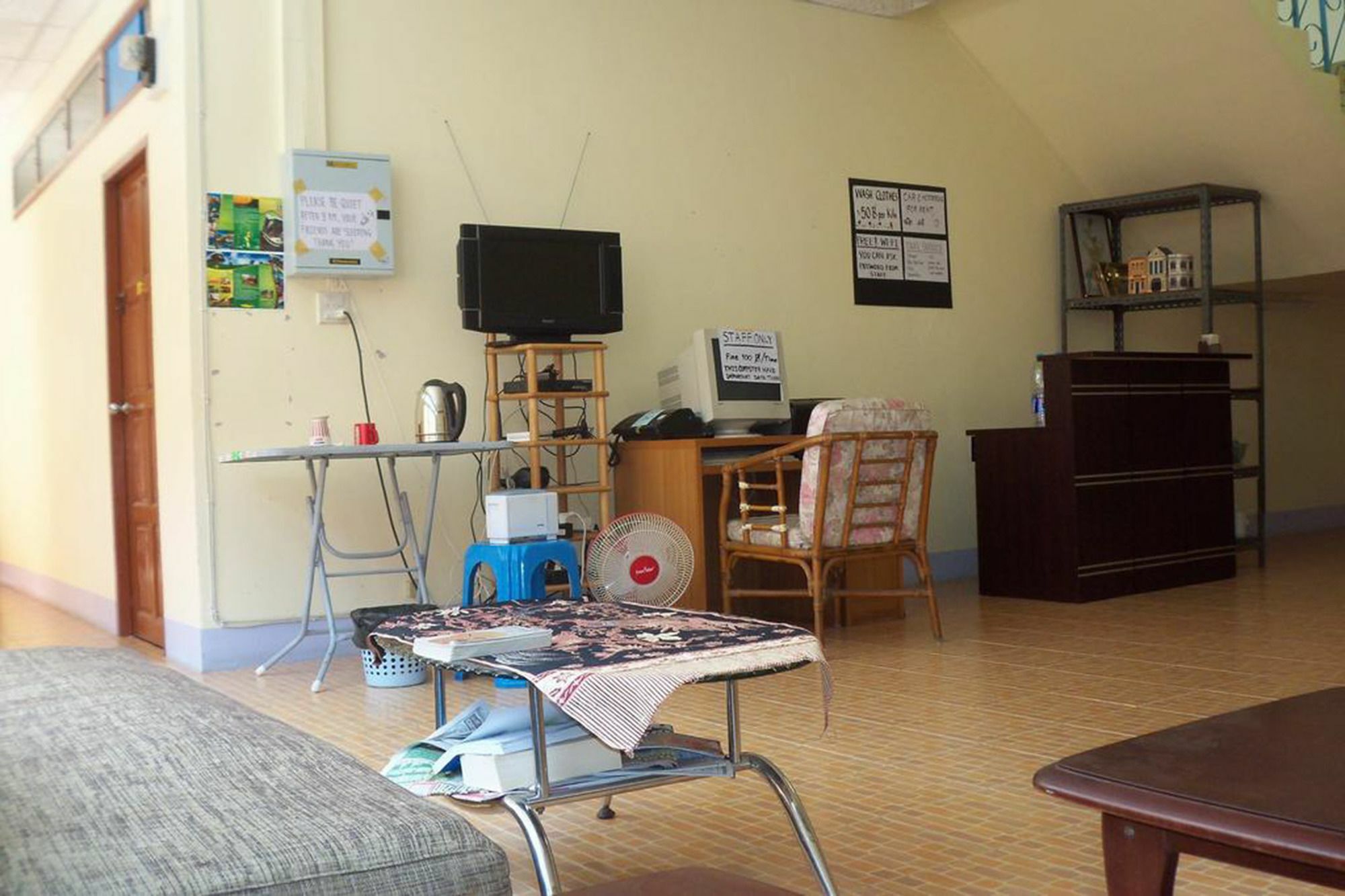 D'S Corner & Guesthouse Phuket Exteriör bild